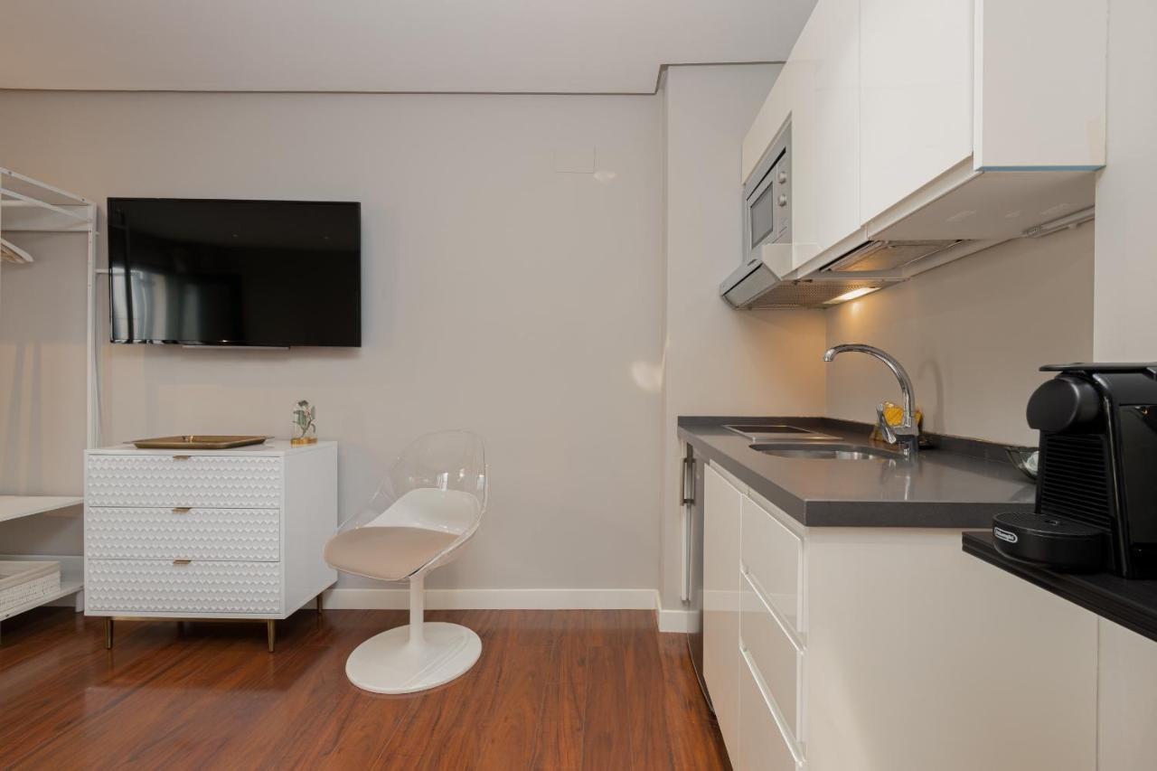 C30 Deluxe Studio With Terrace Into Cathedral Square Apartment Malaga Exterior photo