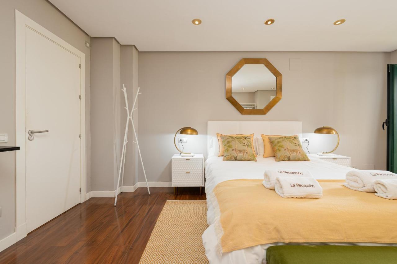 C30 Deluxe Studio With Terrace Into Cathedral Square Apartment Malaga Exterior photo