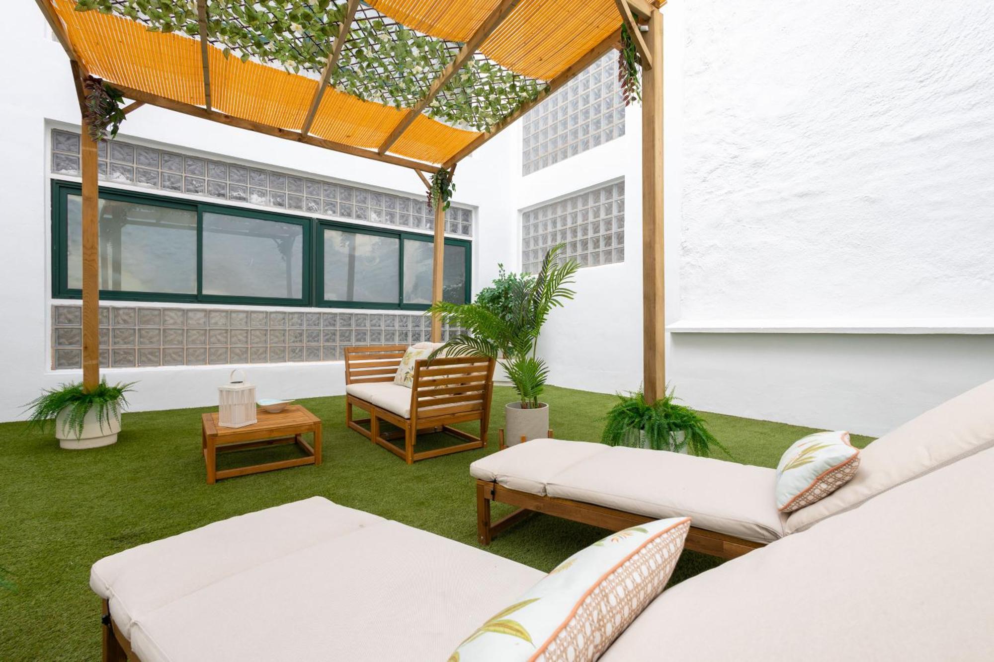 C30 Deluxe Studio With Terrace Into Cathedral Square Apartment Malaga Exterior photo