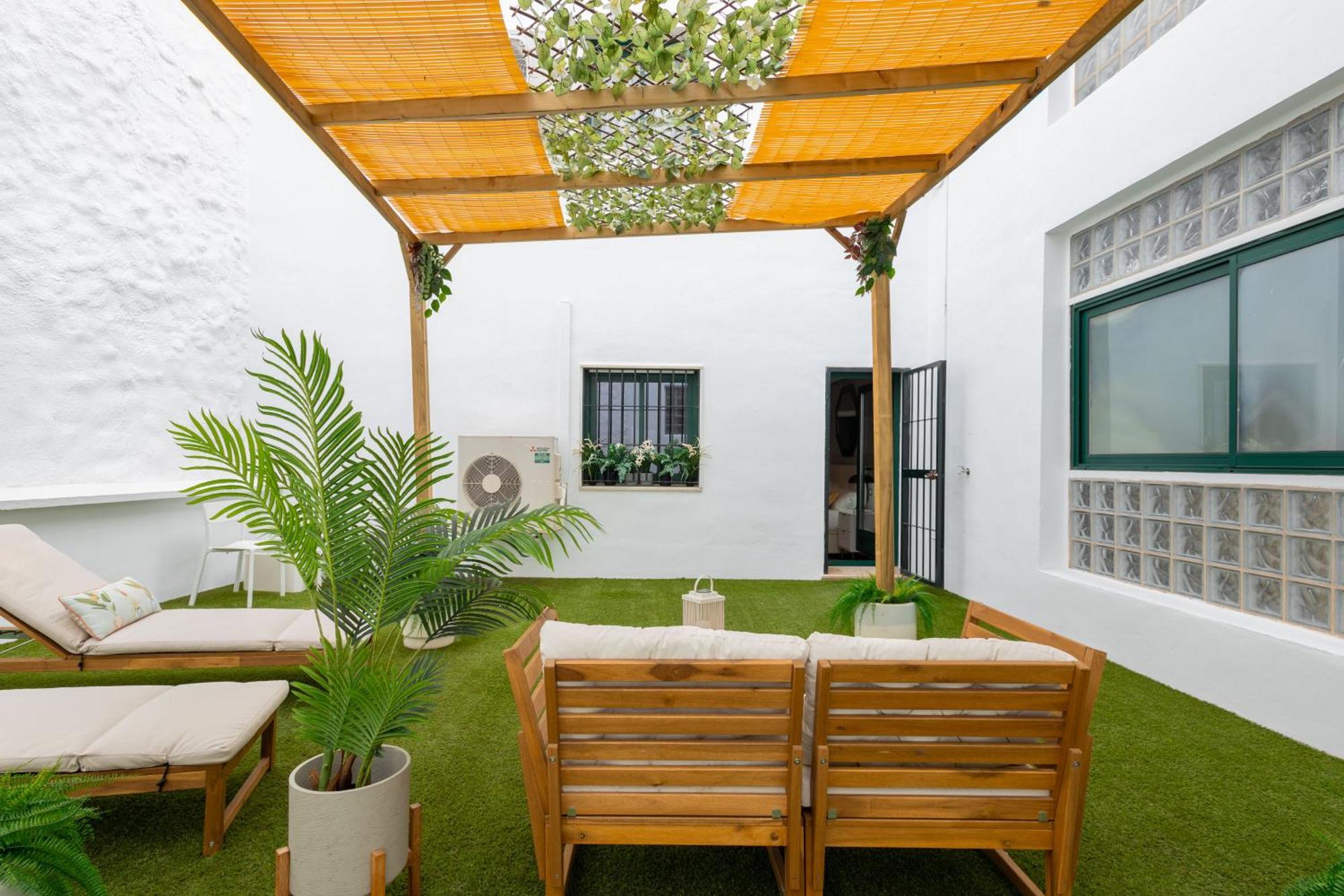 C30 Deluxe Studio With Terrace Into Cathedral Square Apartment Malaga Exterior photo