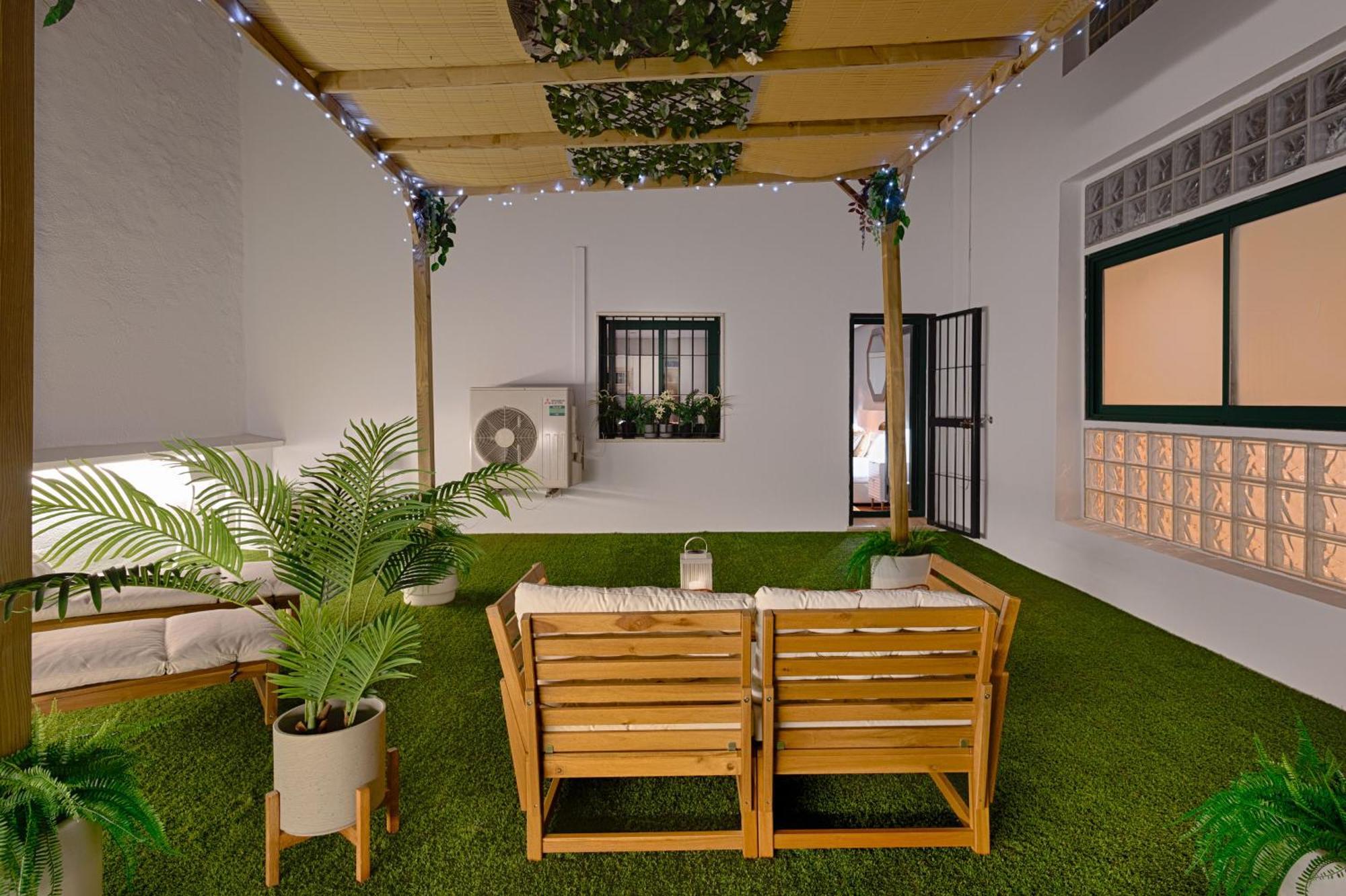 C30 Deluxe Studio With Terrace Into Cathedral Square Apartment Malaga Exterior photo